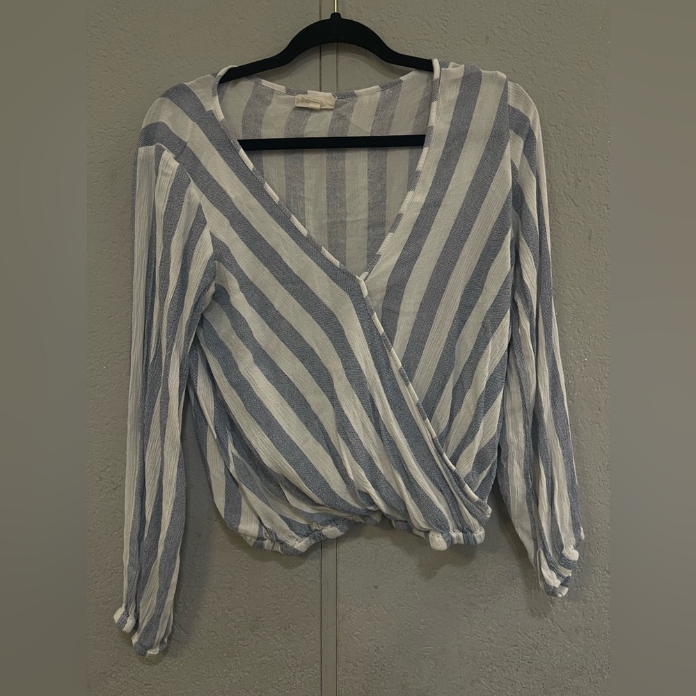 Rebellion - cropped long sleeve top